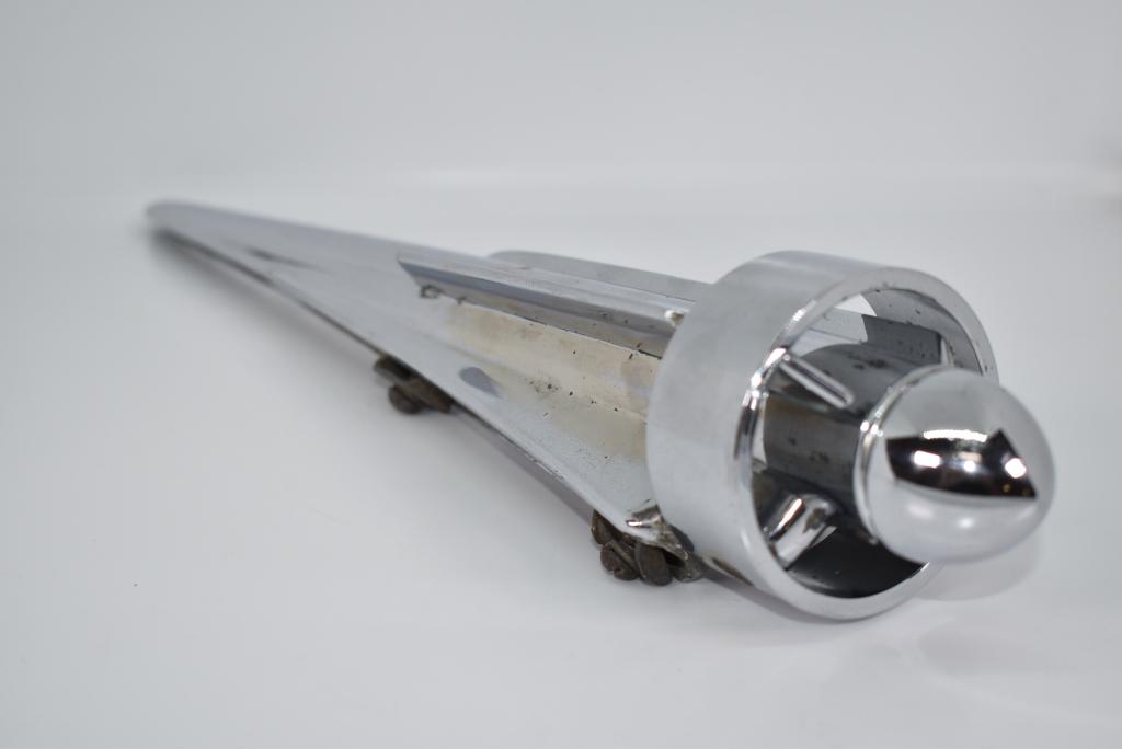 1948-49 STUDEBAKER HOOD ORNAMENT / MASCOT (1 of 2)