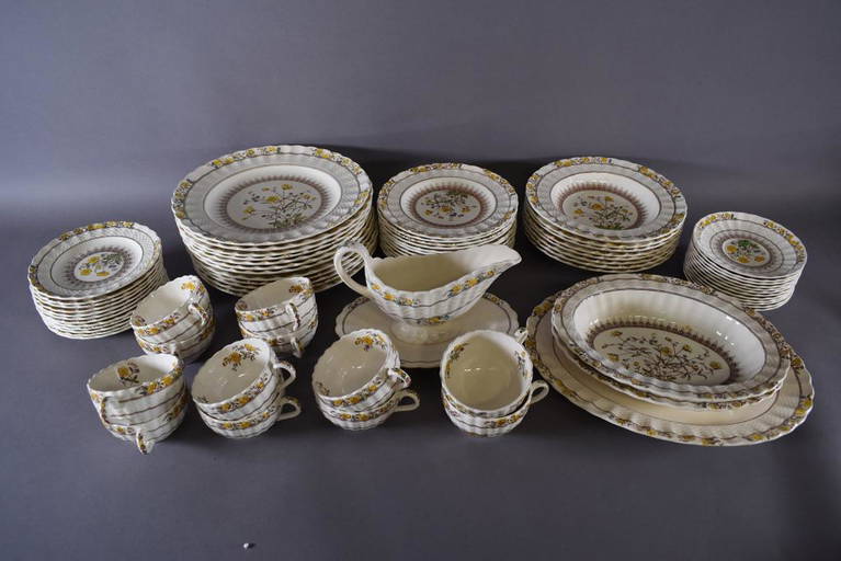 61 Pc Spode "buttercup" China Set