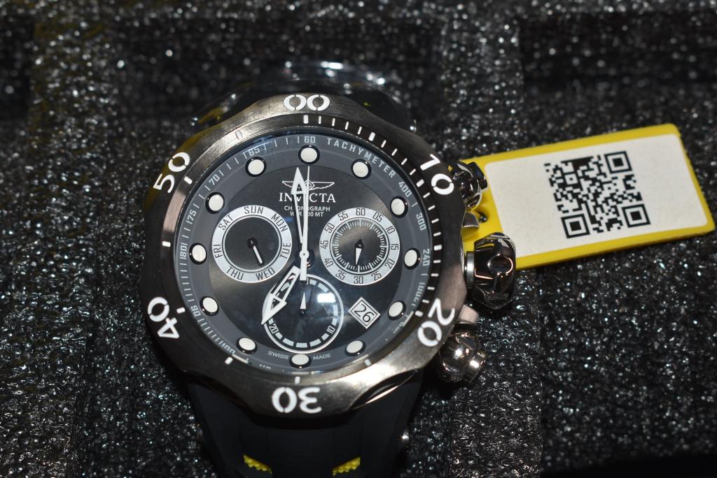 Invicta Reserve "Venom" Men (1 of 2)