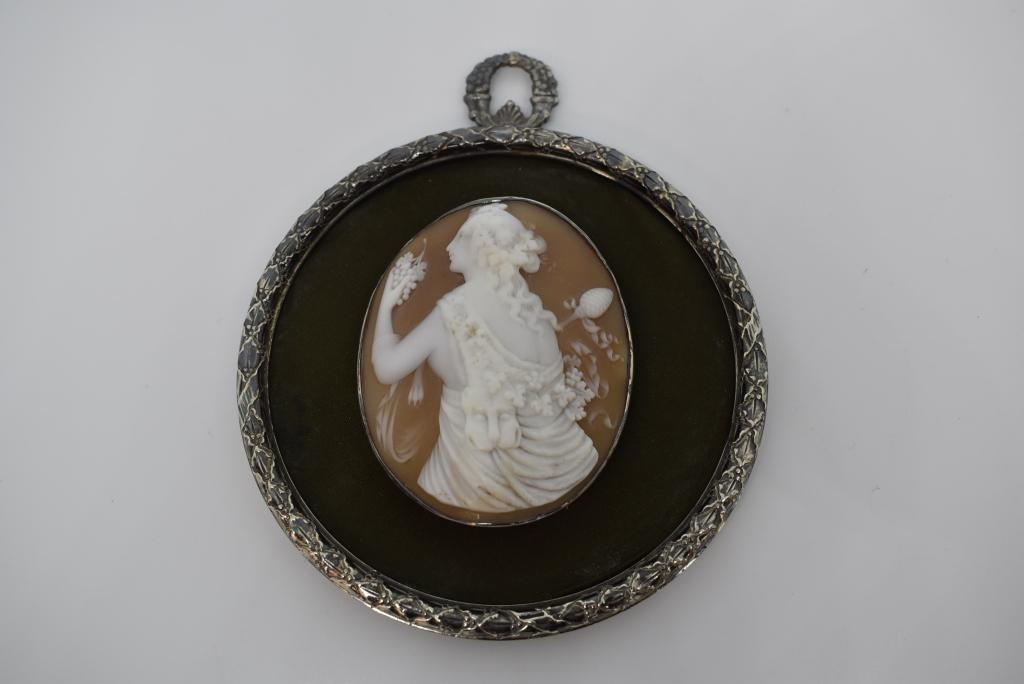 LARGE STERLING CAMEO (1 of 2)