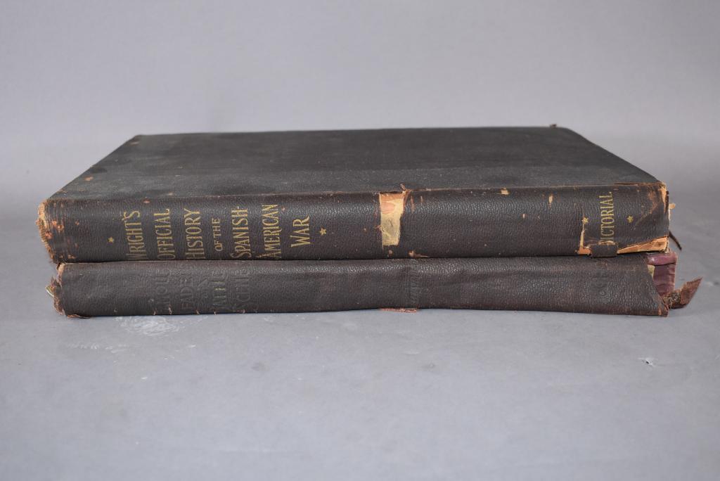 2 ANTIQUE BOOKS: 1896 "FAMOUS LEADERS & BATTLE SCENES OF THE CIVIL WAR"--1900 "THE HISTORY OF THE SPANISH AMERICAN WAR"--BOTH HAVE DAMAGE