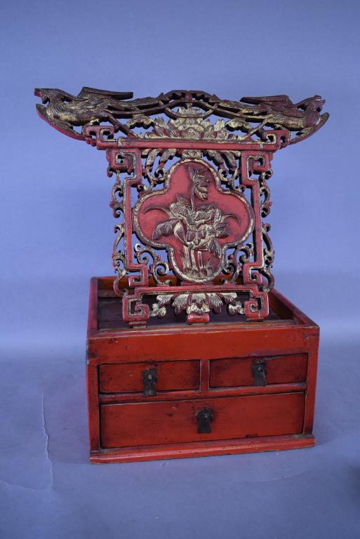 ANTIQUE CHINESE CARVED WOOD TABLE TOP EASEL (1 of 3)