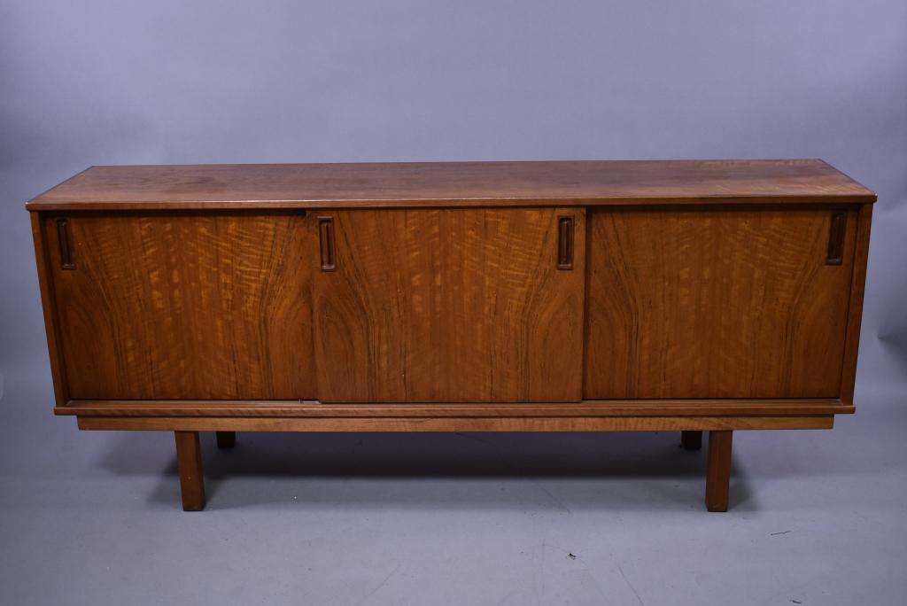 DRYLUND DANISH MODERN CREDENZA (1 of 4)