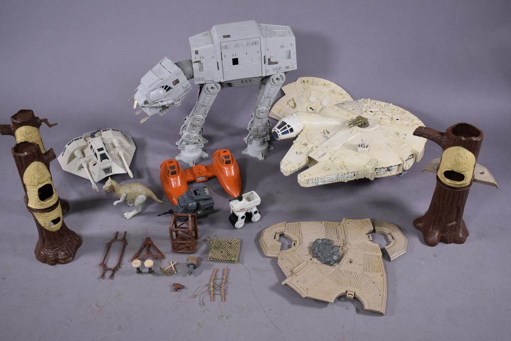 GROUPING OF 1980'S STAR WARS TOYS (1 of 6)