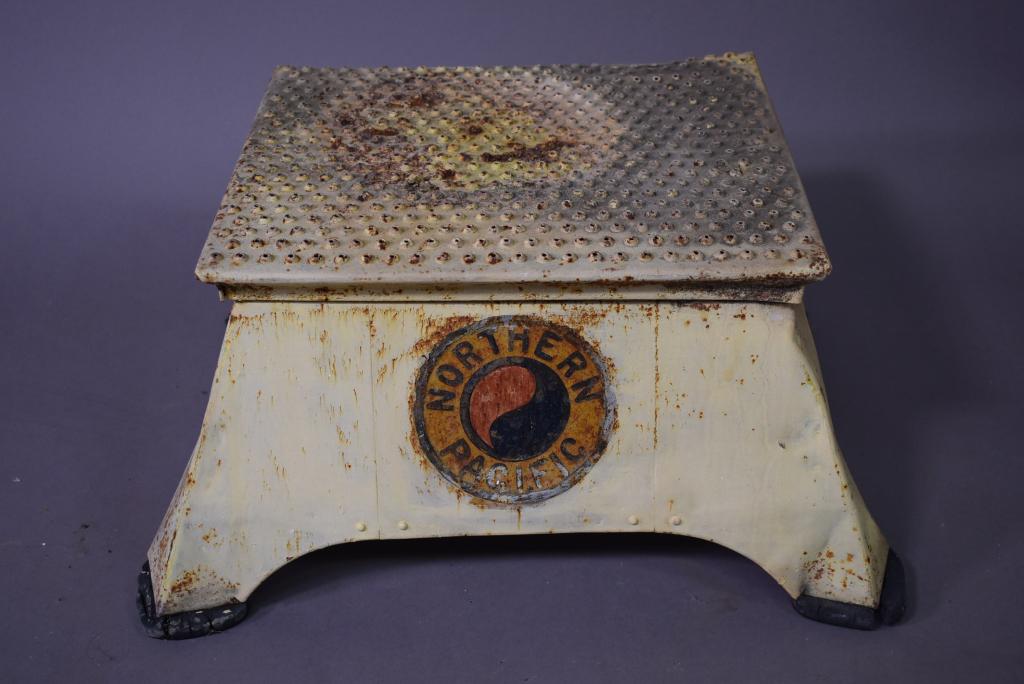 ANTIQUE NORTHERN PACIFIC RAILROAD STEP (1 of 4)