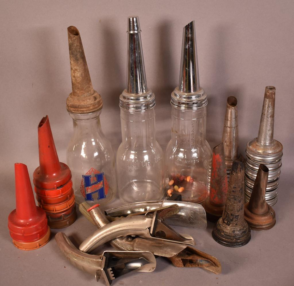 3-Generic Oil Bottles, 11 Metal Spouts, 9 Plastic (1 of 4)