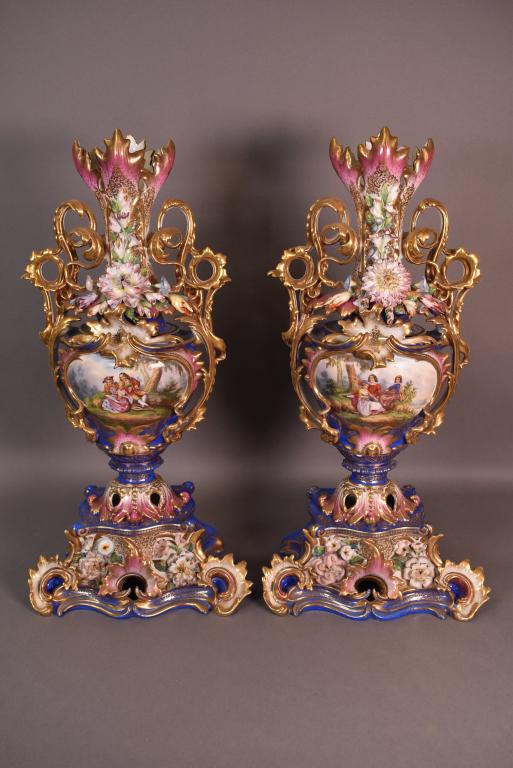 PR. ANTIQUE FRENCH OLD PARIS PORCELAIN VASES (1 of 10)