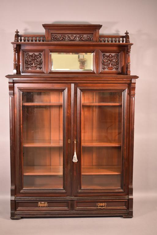 VICTORIAN MAHAGONY 2 DOOR BOOKCASE (1 of 3)