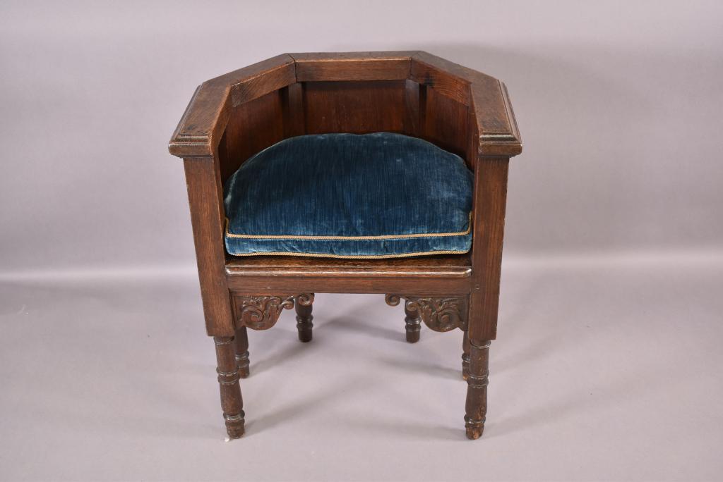 CARVED 1920'S SPANISH STYLE OAK HALL CHAIR (1 of 4)