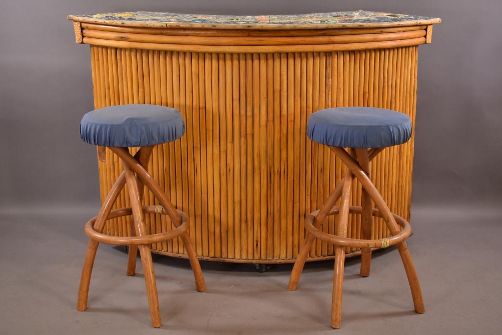 RATTAN TILE TOP BAR WITH 2 BARSTOOLS (1 of 7)