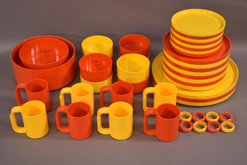 45 PCS MASSIMO VIGNELLI FOR HELLER DISH SET (1 of 7)