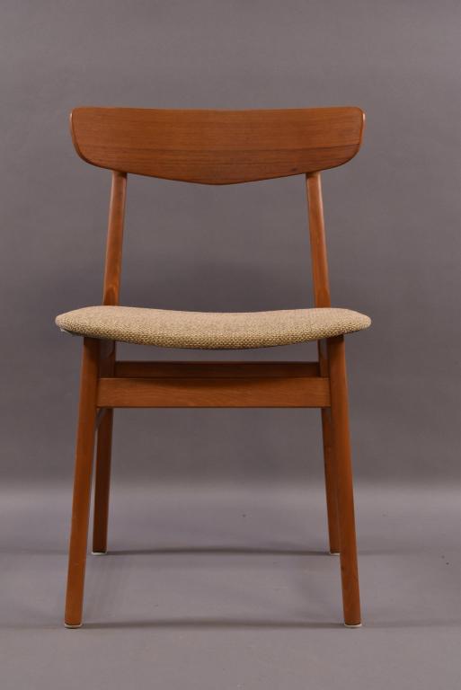 DANISH MODERN CHAIR BY FINDAHIS MOBEL FABRIK: BEECH / TEAK FRAME ON UPHOLSTERED SEAT -- GOOD CONDITION -- 18 1/2" x 18" x 30 1/2"