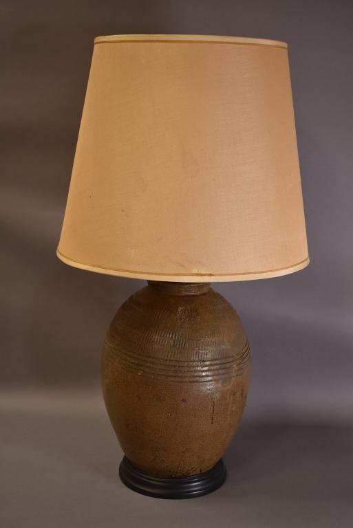 LARGE MID CENTURY MODERN POTTERY TABLE LAMP (1 of 4)