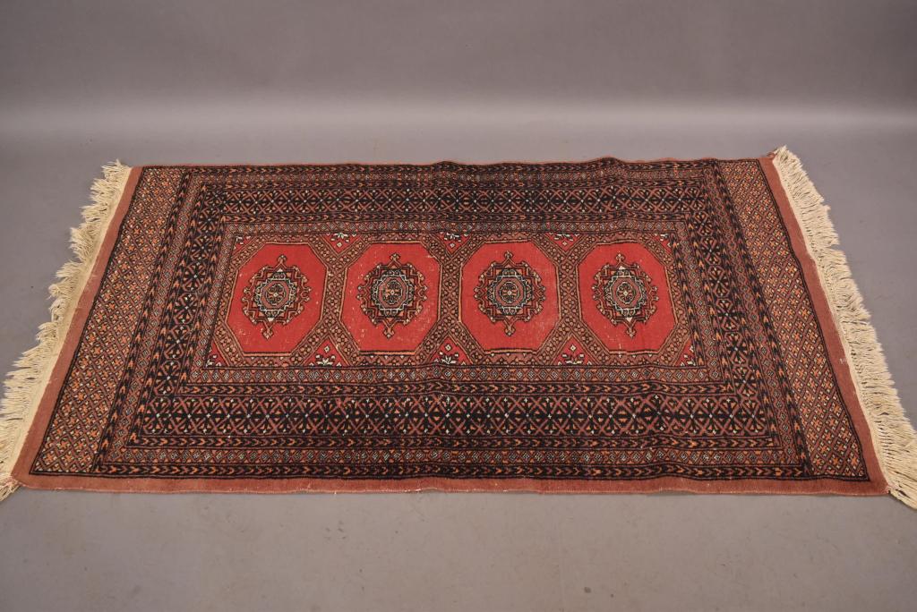 APPROX. 6' x 3' HANDMADE PERSIAN BOKARA RUG: RUG HAS SOME WEAR