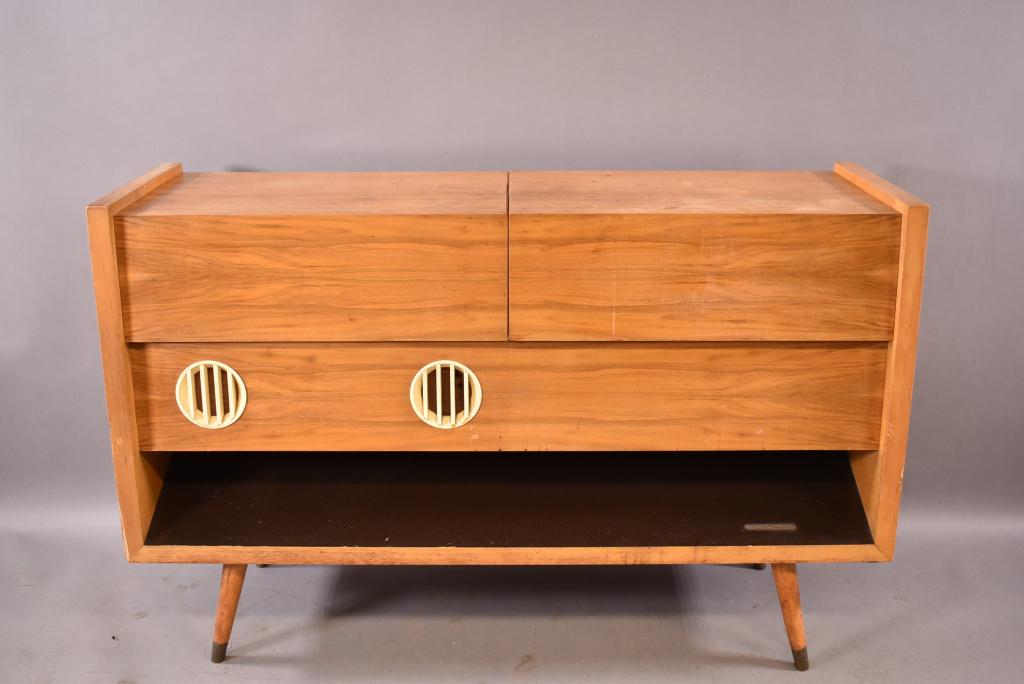 GRUNDIG MAGESTIC STEREO CONSOLE: UNKNOWN WORKING ORDER -- RECORD PLAYER IS AS IS (SEE PHOTOS) -- FINISH IS WORN -- 48 1/4" x 16" x 31 1/2"