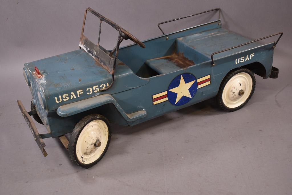 1958 USAF 3521 HAMILTON STEEL PEDAL CAR: 43" L x 19" H. ORIGINAL CONDITION. VERY NICE PEDAL CAR. NO IN HOUSE SHIPPING ON THIS ITEM.