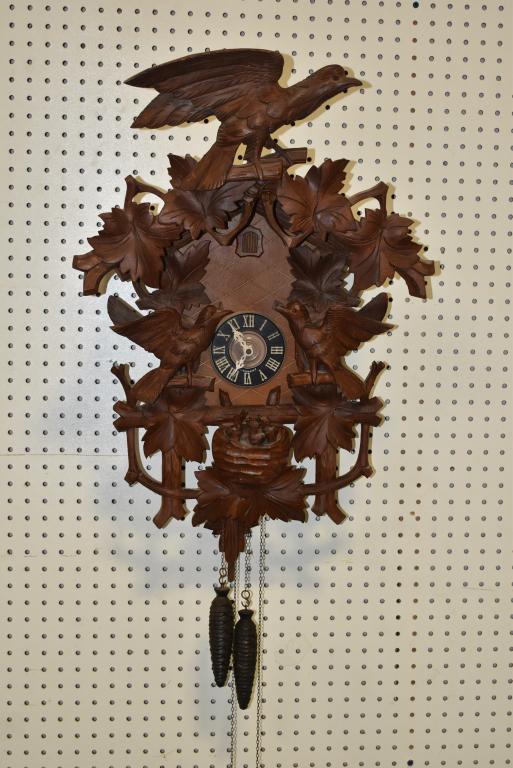 LARGE GERMAN CUCKOO CLOCK (1 of 3)