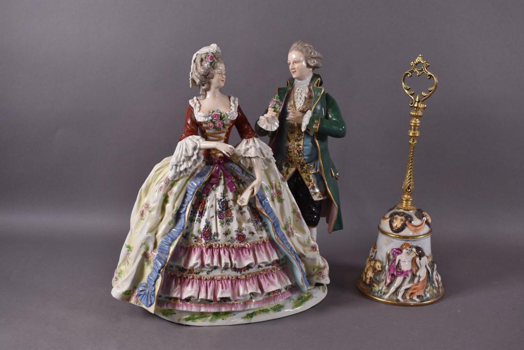 CAPODIMONTE DOUBLE FIGURE & BELL (1 of 3)