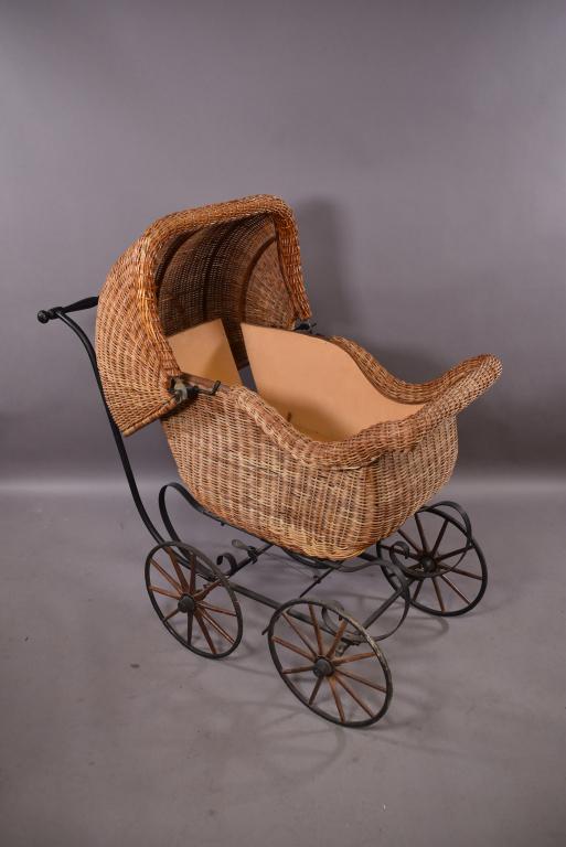 VICTORIAN WICKER BABY BUGGY (1 of 5)