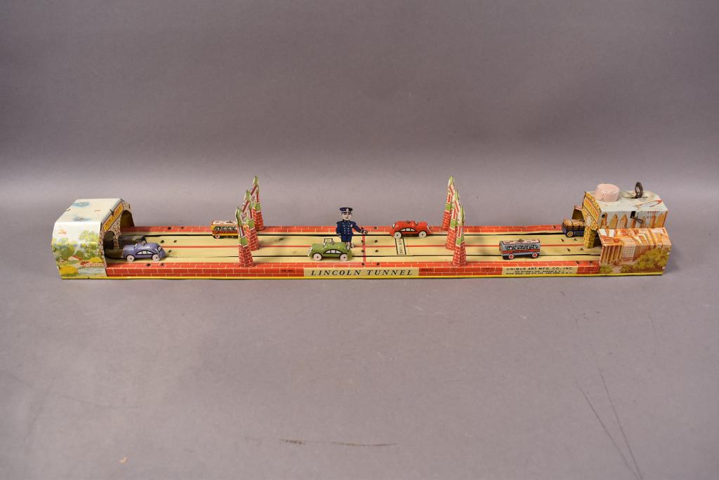 MARX TIN LITHO LINCOLN TUNNEL WIND UP (1 of 4)