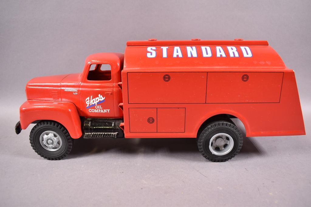 COTTONWOOD ACRES HAPS OIL STANDARD TANKER TRUCK (1 of 5)