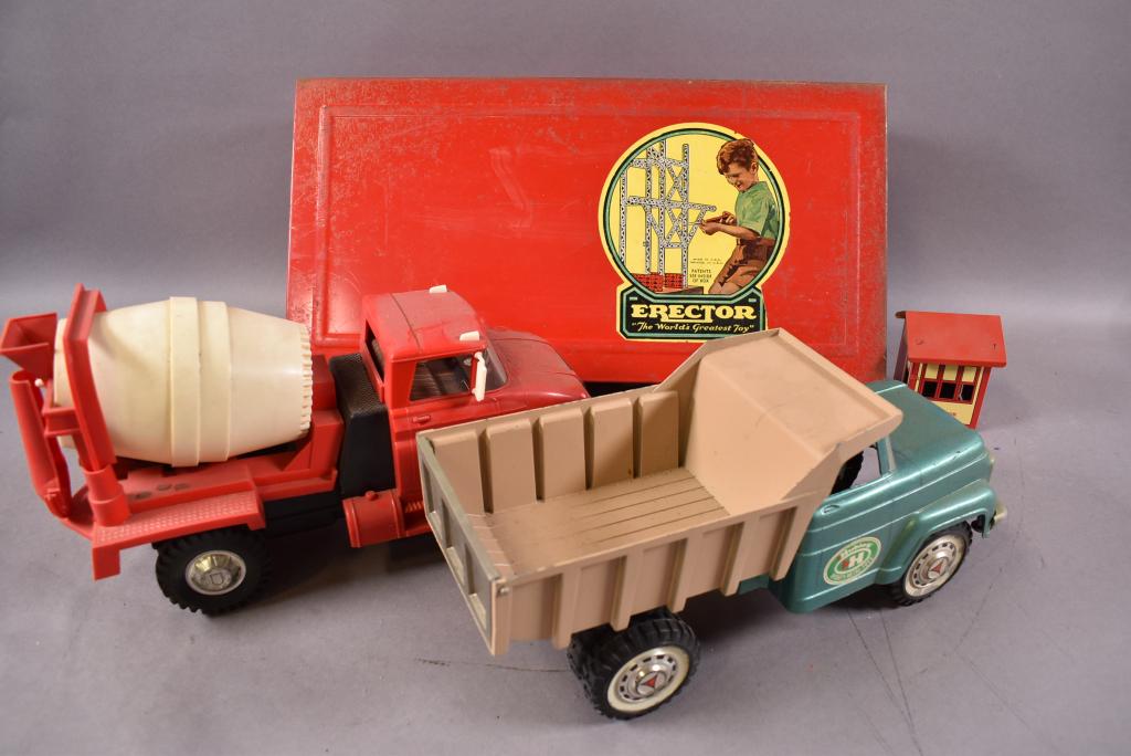 ERECTOR SET, HUBLEY DUMP TRUCK, & CEMENT TRUCK (1 of 6)