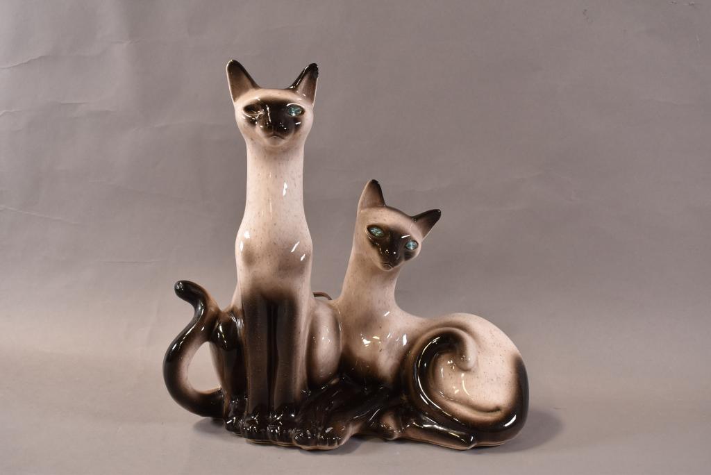 CATS TV LAMP (1 of 2)