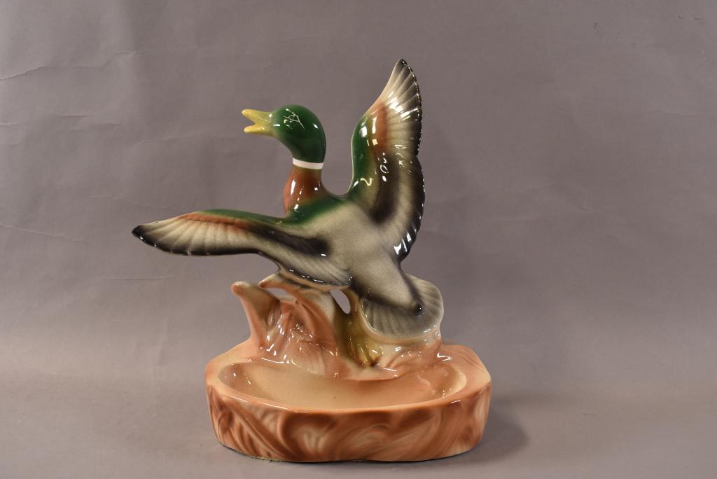 FLYING MALLARD DUCK TV LAMP (1 of 2)