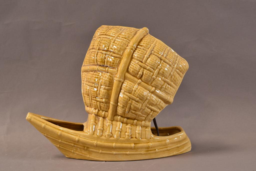 JUNK BOAT TV LAMP (1 of 2)