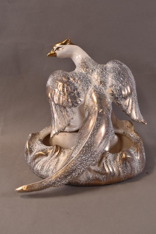 BIRD TV LAMP PLANTER (1 of 2)