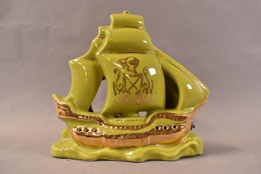 SAILING SHIP TV LAMP (1 of 2)