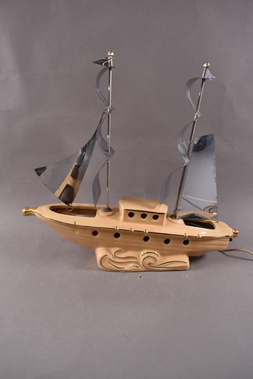 SAIL BOAT TV LAMP: CHROME SAILS. GOOD CONDITION. WORKING. 17" x 14"