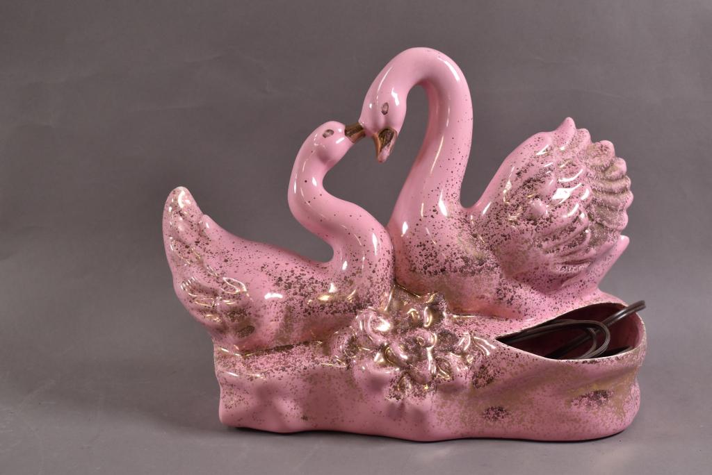 DOUBLE SWAN TV LAMP PLANTER (1 of 4)