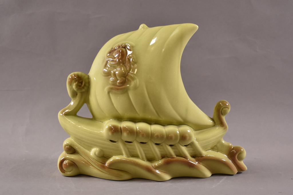 VIKING SHIP TV LAMP (1 of 2)