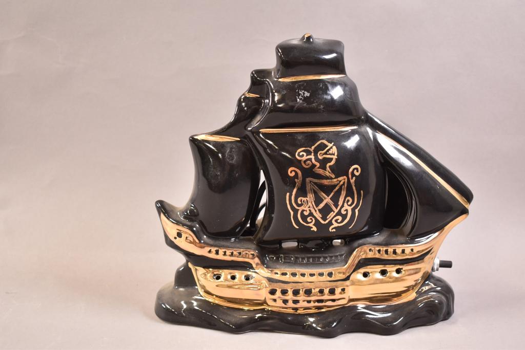 SAILBOAT TV LAMP (1 of 2)