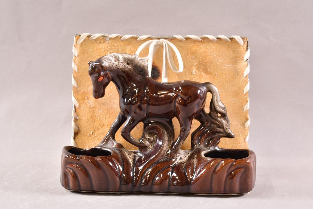 HORSE TV LAMP PLANTER: RAWHIDE SHADE. BROWN GLAZE FINISH. GOOD CONDITION. WORKING. 11" L