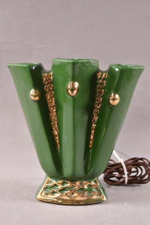 TRIPLE VASE TV LAMP PLANTER (1 of 2)
