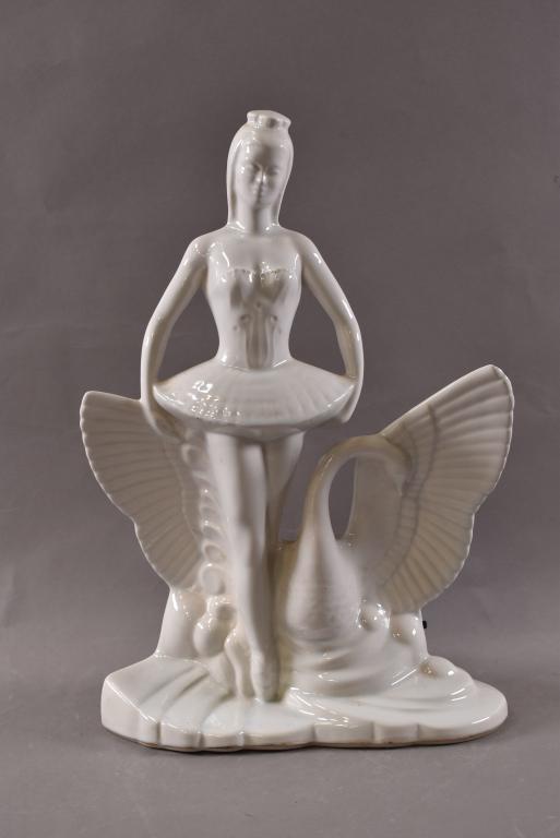 BALLET DANCER WITH SWAN TV LAMP (1 of 2)