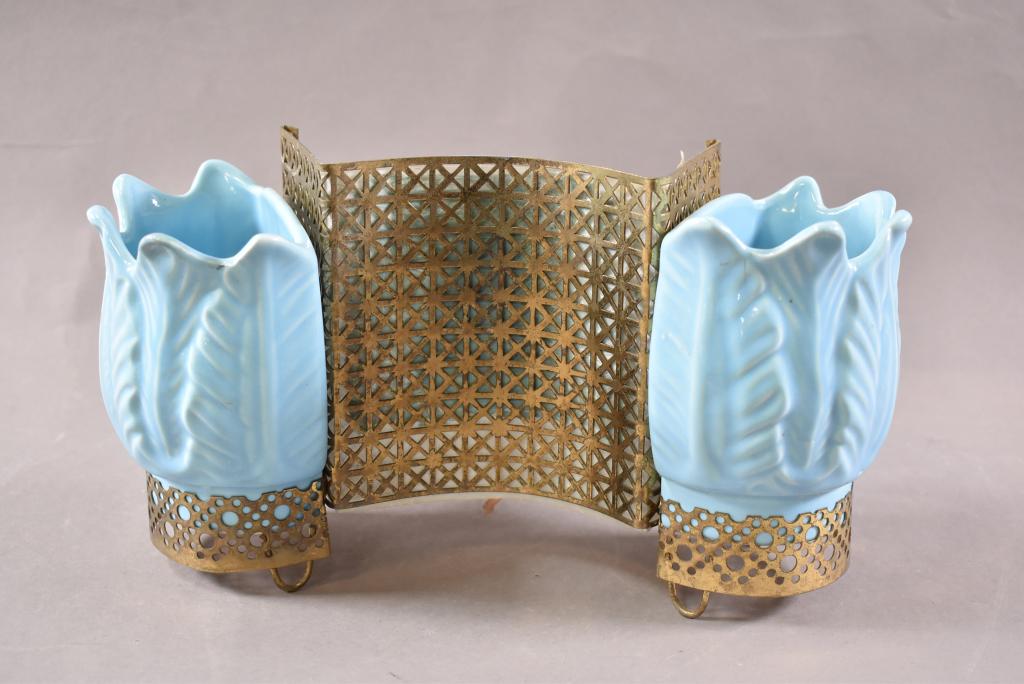 DOUBLE LEAF TV LAMP PLANTER (1 of 2)