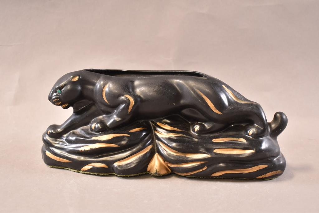 PANTHER TV LAMP PLANTER (1 of 2)