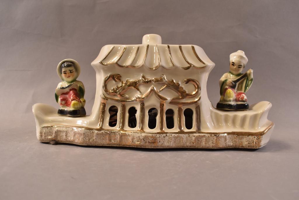 ASIAN BOAT TV LAMP (1 of 2)