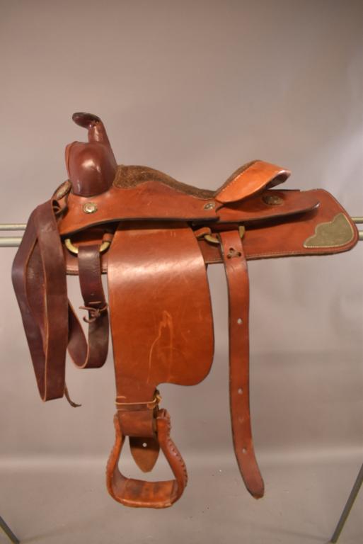 CUSTOM MADE SADDLE W/ STERLING ACCENTS (1 of 5)