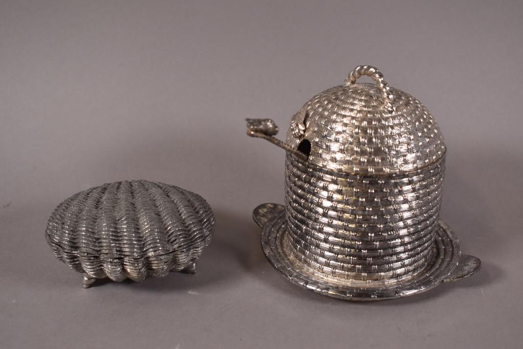 SILVER PLATED HONEY POT & DRESSER BOX (1 of 2)