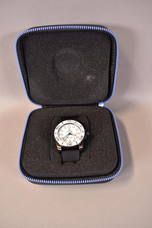 DEEP BLUE PRECISION DIVER MENS WATCH (1 of 5)