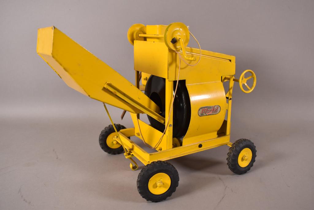DOEPKE MODEL TOY JAEGER CEMENT MIXER (1 of 3)