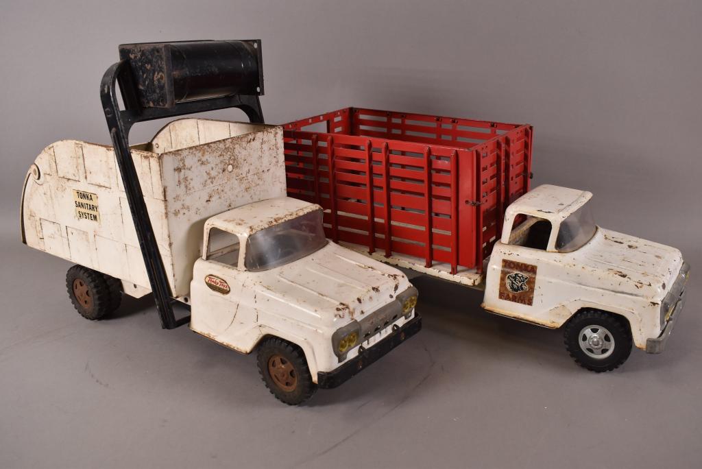 1960'S TONKA TRASH TRUCK & FARM TRUCK (1 of 4)