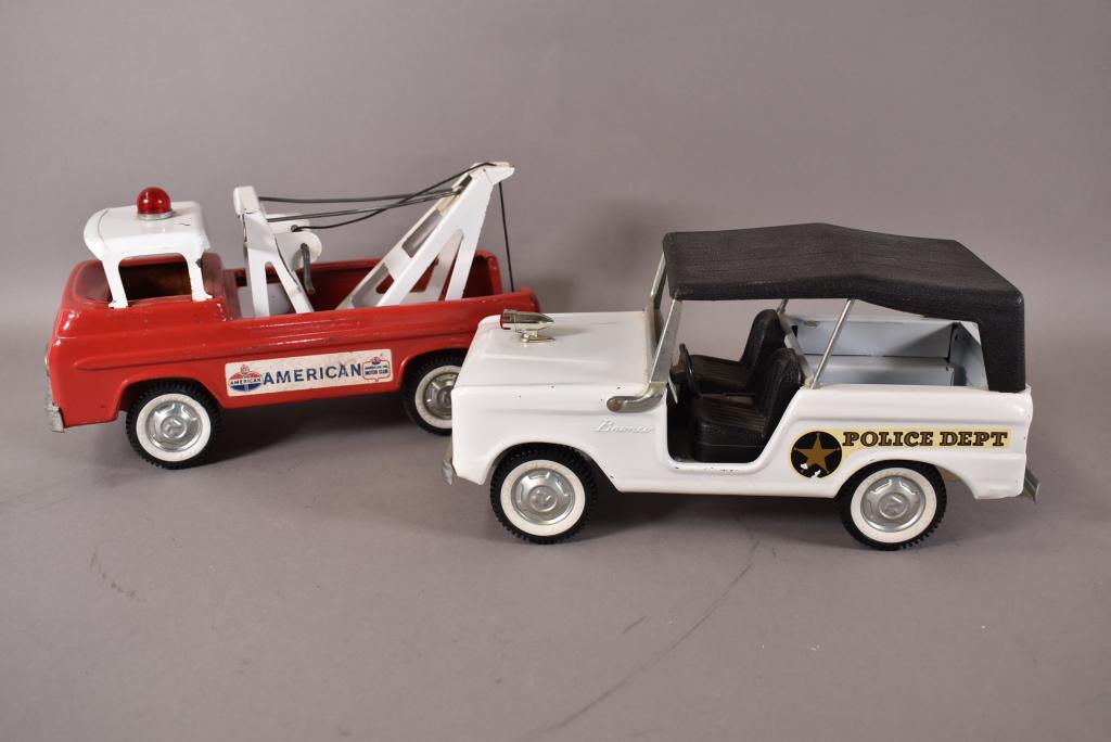 2 1960'S NYLINT TRUCKS (1 of 4)