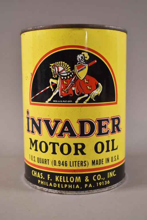 1 QUART INVADER MOTOR OIL CAN (1 of 3)