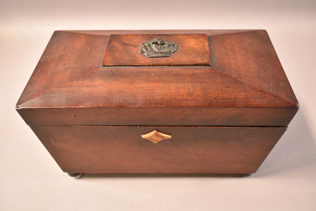 19TH CENTURY ENGLISH WALNUT TEA CADDY (1 of 3)