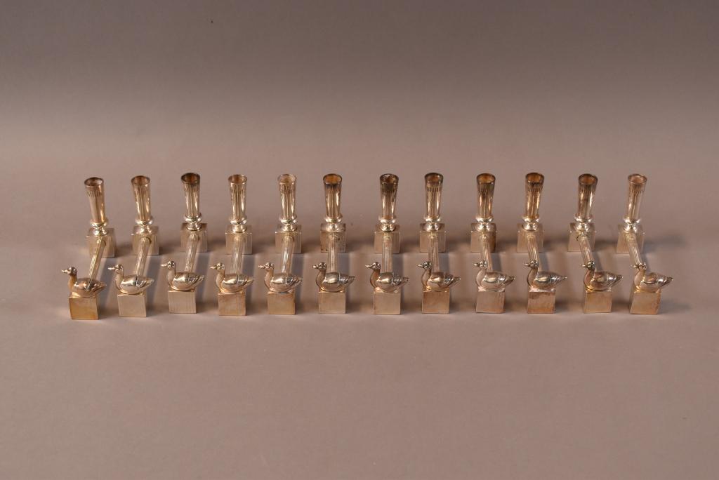 12 SILVERPLATE DUCK KNIFE RESTS (1 of 4)